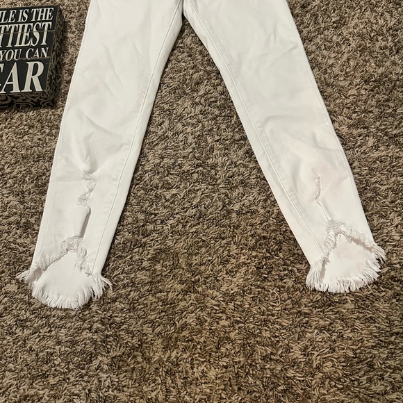 KanCan Women’s White High Waisted Skinny Jeans with Distressed Ankles size 3/25 - Picture 2 of 5
